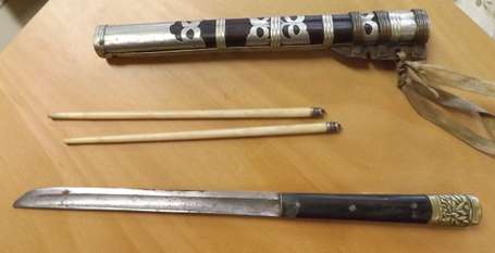Nécessaire de samouraï comp. un couteau et une 