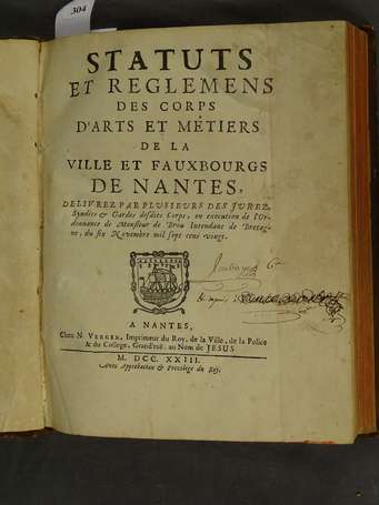 [NANTES - DROIT] - Statuts et réglemens des corps 