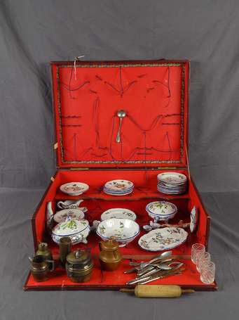 Coffret dinette comprenant soupière saucière, 