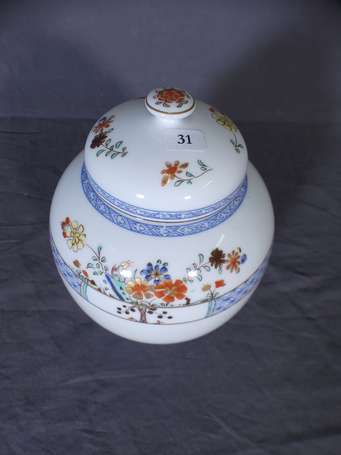 RAYNAUD - Pot couvert en porcelaine à décor floral