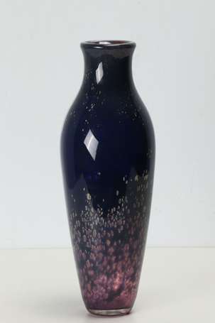 Important vase en verre soufflé à la bouche de 