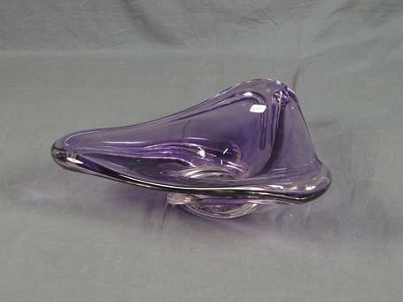 Coupe triangulaire en verre teinté violet D. 30 