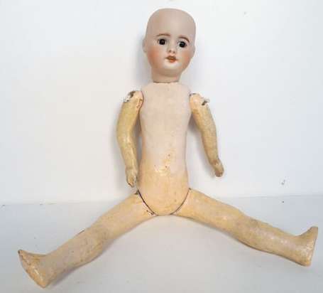 Poupée, tête porcelaine marquée en creux 