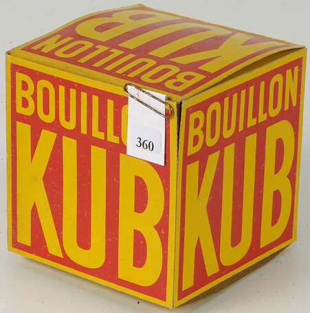 BOUILLON KUB : Boîte factice d'épicerie en carton.