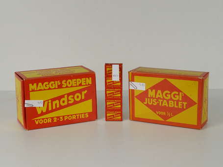 MAGGI : 3 boites factices d'épicerie en carton.