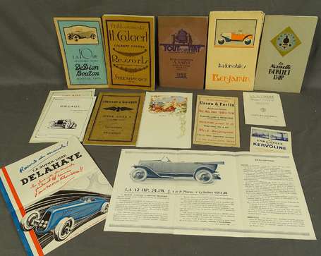 AUTOMOBILIA - 14 brochures commerciales des années