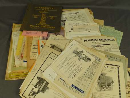 AUTOMOBILIA - 150 publicités et brochures 