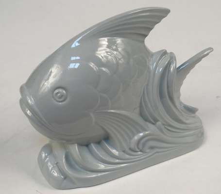 Poisson en céramique bleu clair Art Déco. Longwy -