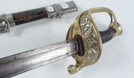 Sabre  1823  - lame marquée , effacée , 2 bélières