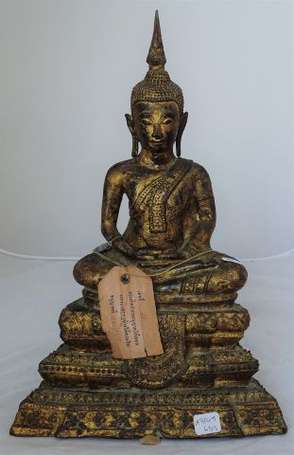 Bouddha - Sujet en bronze patiné. H. 38 cm