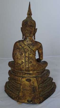 Bouddha - Sujet en bronze patiné. H. 38 cm