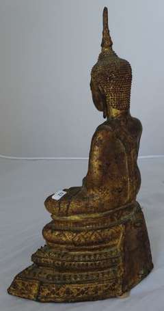 Bouddha - Sujet en bronze patiné. H. 38 cm
