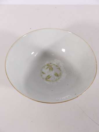 CHINE - Bol en porcelaine à décor polychrome de 