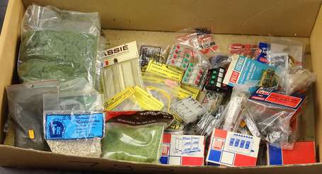 Jouef et divers - Lot d'accessoires , la plupart 