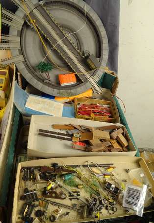 Jouef et divers - Lot d'accessoires , maquettes , 