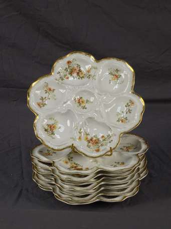 LIMOGES 8 Assiettes à huitres en porcelaine décor 