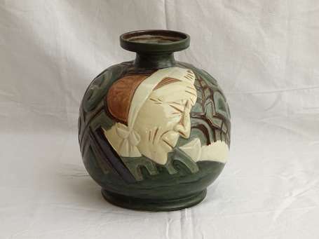FOUILLEN Paul (1899-1958) HB Quimper - Vase boule 