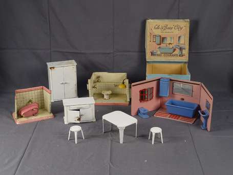 Lot de meubles miniatures en métal, peint blanc , 