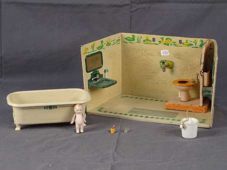 Salle de bain en tôle et porcelaine - toilette, 