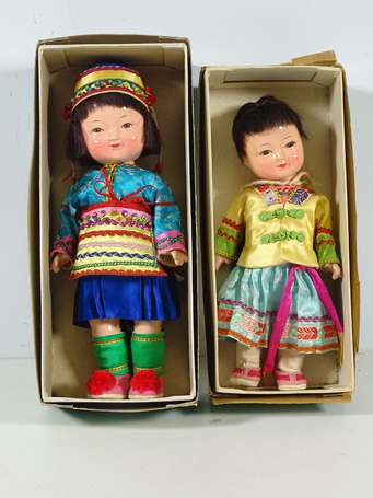 2 poupées chinoises en habits d'origine - 
