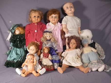 Lot de poupées dont  poupée GEGE - dans l'état