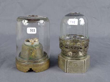 Deux anciennes lampes à opium en paktong à décor 