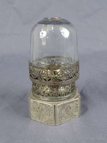Deux anciennes lampes à opium en paktong à décor 