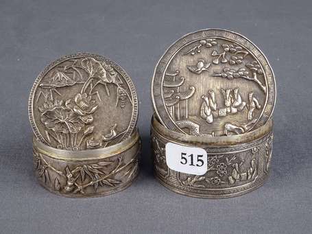 Quatre anciennes boîtes à opium en argent, pour 