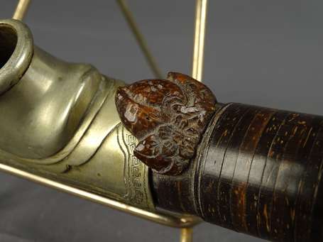 Très élégante et ancienne pipe à opium en bambou 