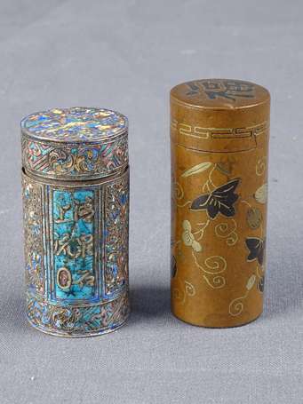 Deux charmantes et anciennes boîtes à opium de 