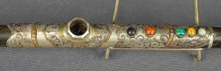 Grande spectaculaire et ancienne pipe à opium en 
