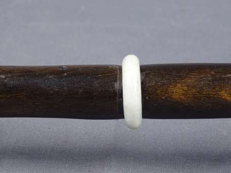 Ancienne petite pipe à opium en corne et bois avec