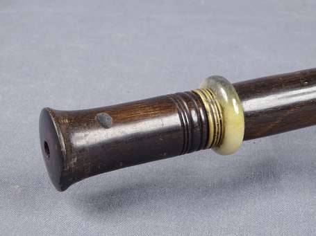 Ancienne petite pipe à opium en corne et bois avec