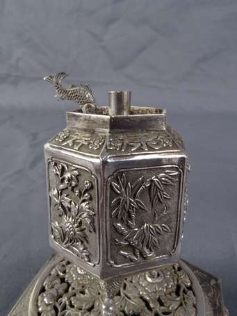 Splendide et ancienne lampe de fumeur d'opium en 