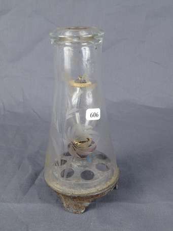 Ancienne lampe de fumeur d'opium. L'ampoule est 