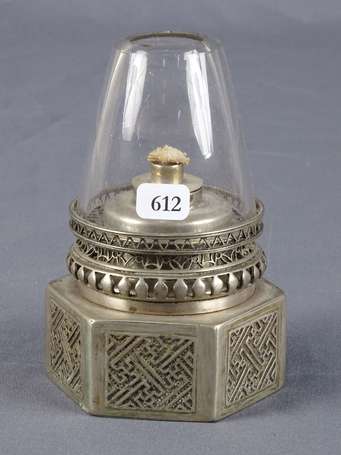 Belle et ancienne lampe de fumeur d'opium en émail