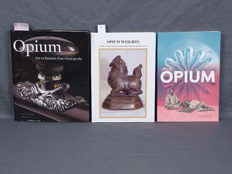 Trois ouvrages : 'Opium Weights' par W.H.J. Reiss 