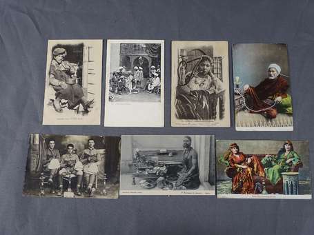 Sept anciennes cartes postales sur le tabac et 