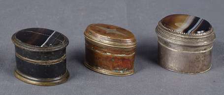 Trois anciennes boîtes à chaux en argent, bronze 