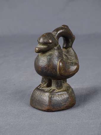 Ancien poids à opium à poignée en bronze. Poule. 