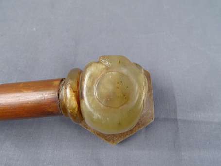 Ancienne petite pipe à opium en bambou avec le 
