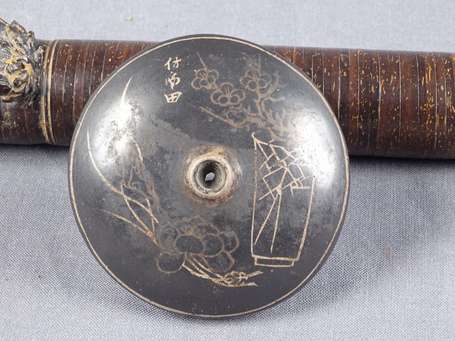 Ancienne grande pipe à opium en rondelles de cuir 