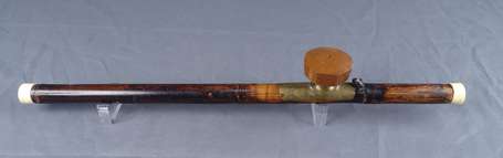 Jolie et ancienne pipe à opium en bambou bicolore 