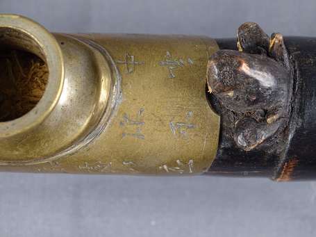 Jolie et ancienne pipe à opium en bambou bicolore 