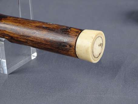 Jolie et ancienne pipe à opium en bambou bicolore 