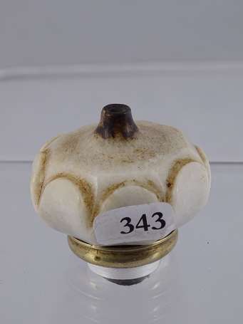 Ancien fourneau de pipe à opium d'une grande 