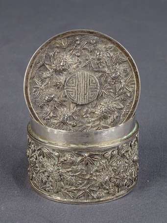 Très belle et ancienne boîte à opium décorée sur 