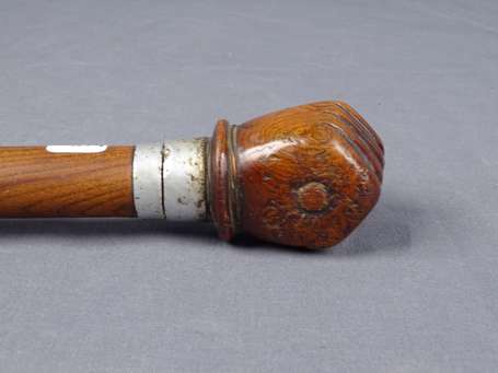 Ancienne pipe à opium de montagnard en bambou et 