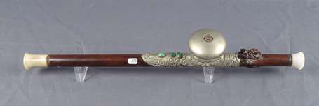 Ancienne et grande pipe à opium en bambou laqué 