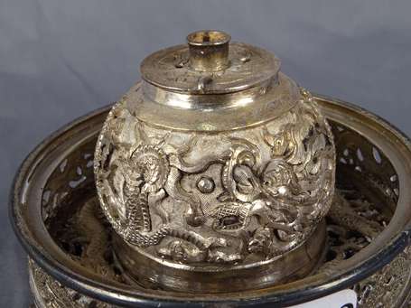 Ancienne lampe de fumeur d'opium en argent décoré 